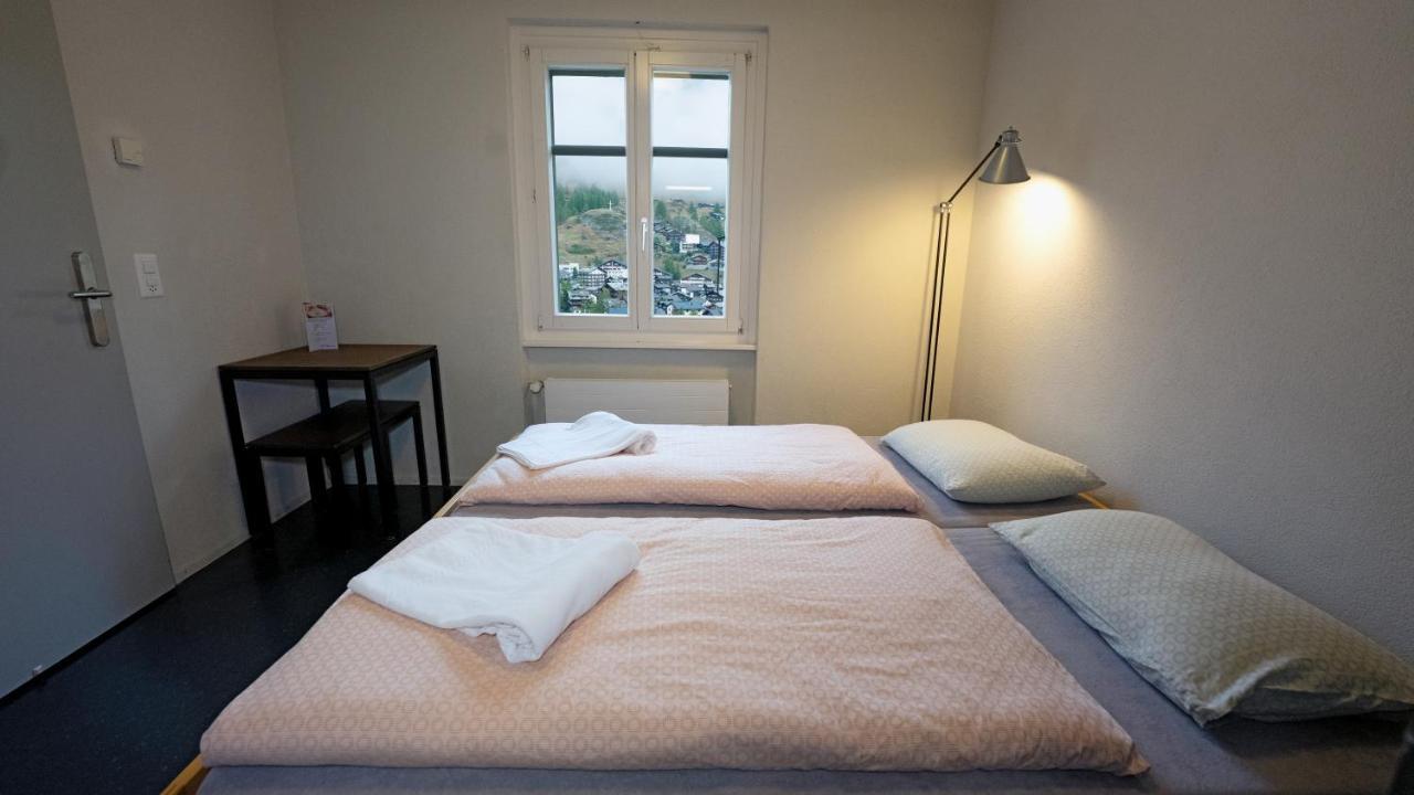 Youth Hostal