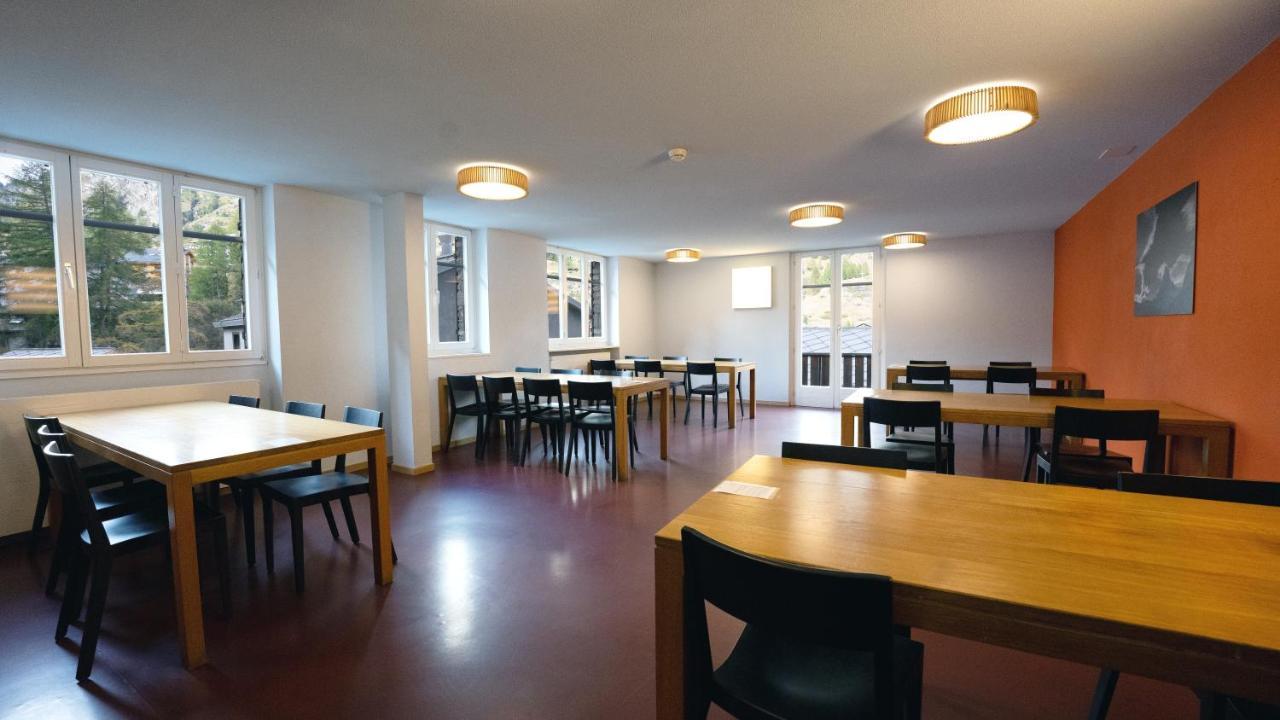 Youth Hostal *