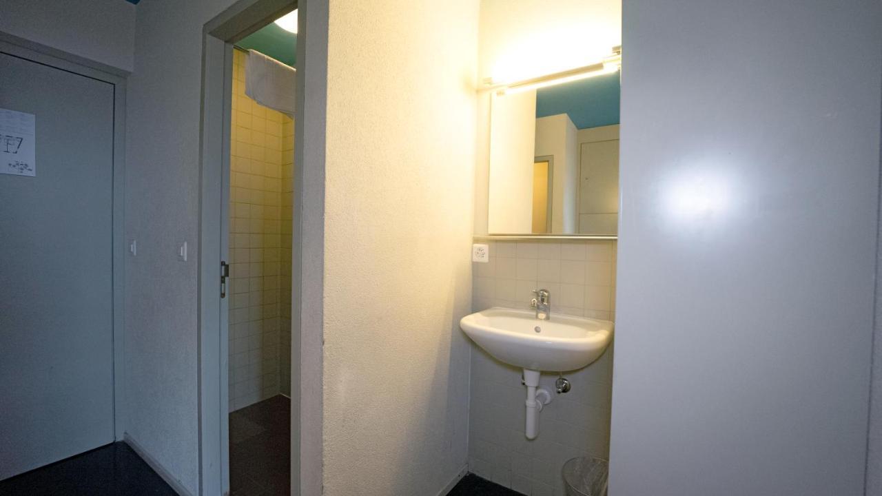 Youth Hostal
